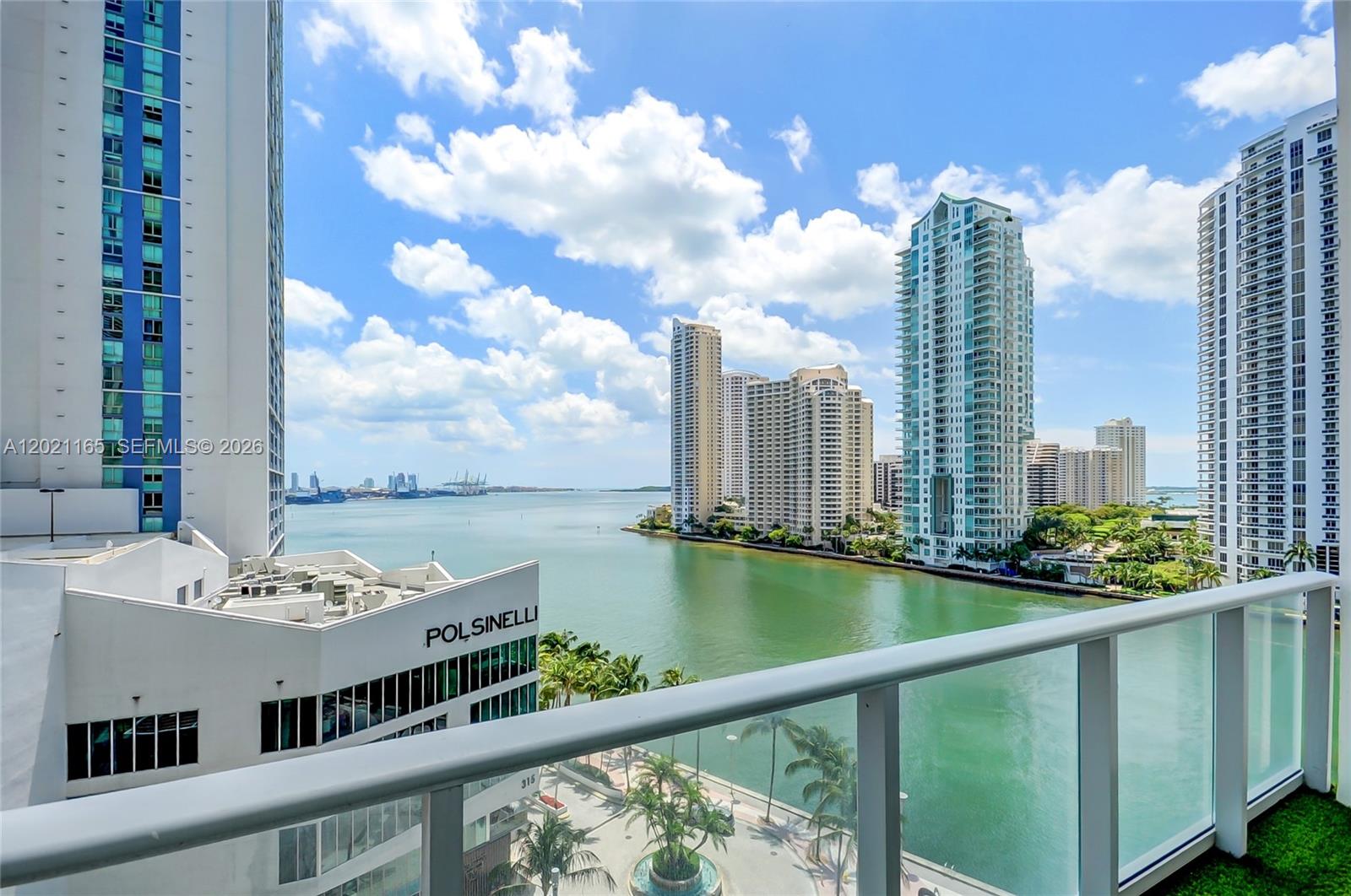 300 S Biscayne Bluv # 1022 Unit: L-1022