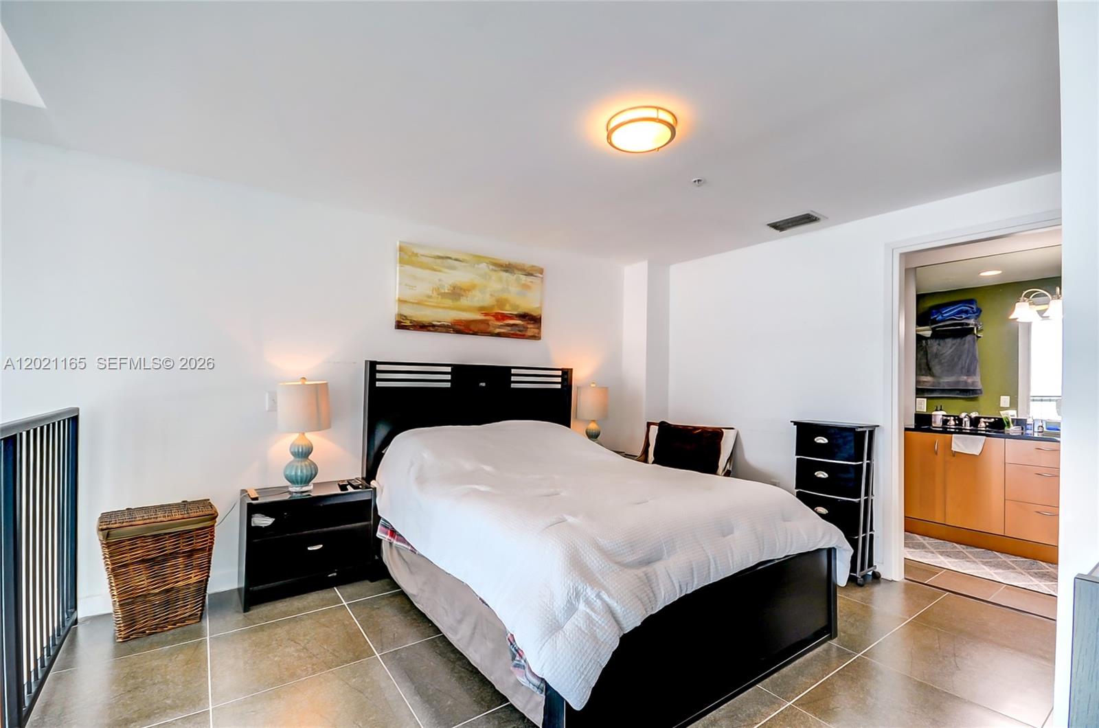 300 S Biscayne Bluv # 1022 Unit: L-1022