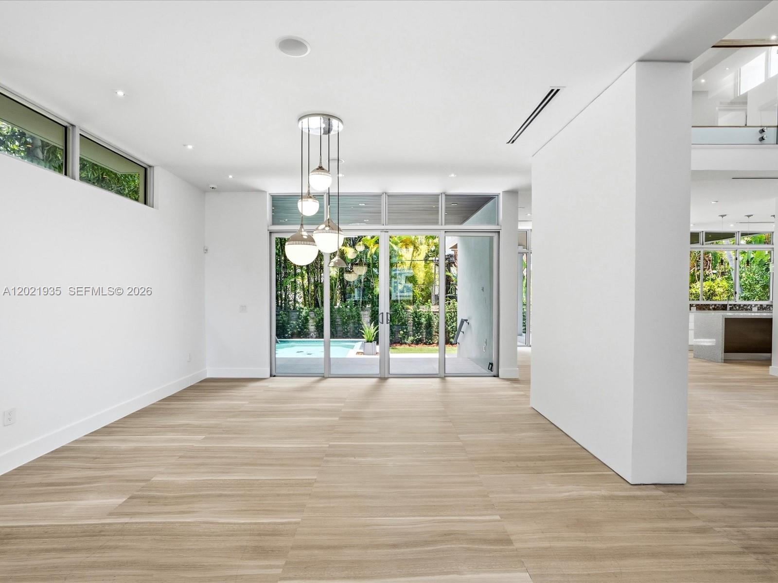 125 Hampton Ln
