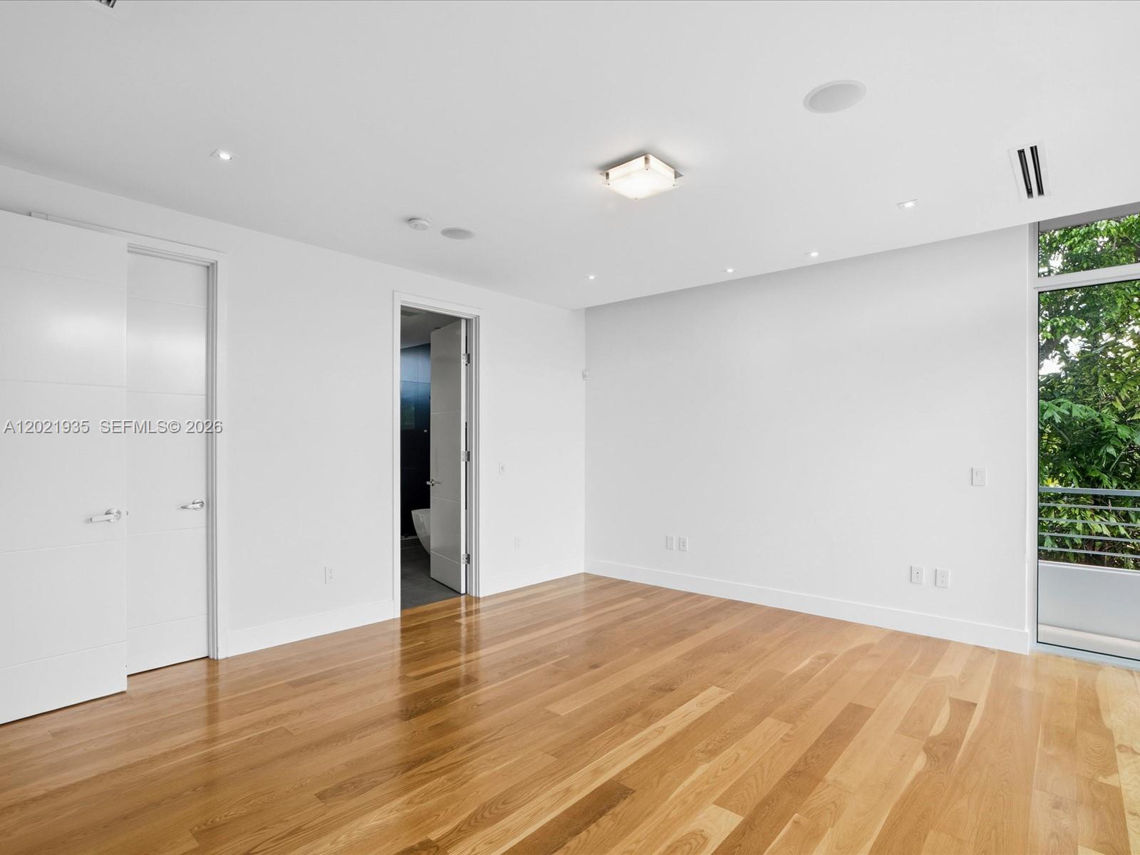 125 Hampton Ln