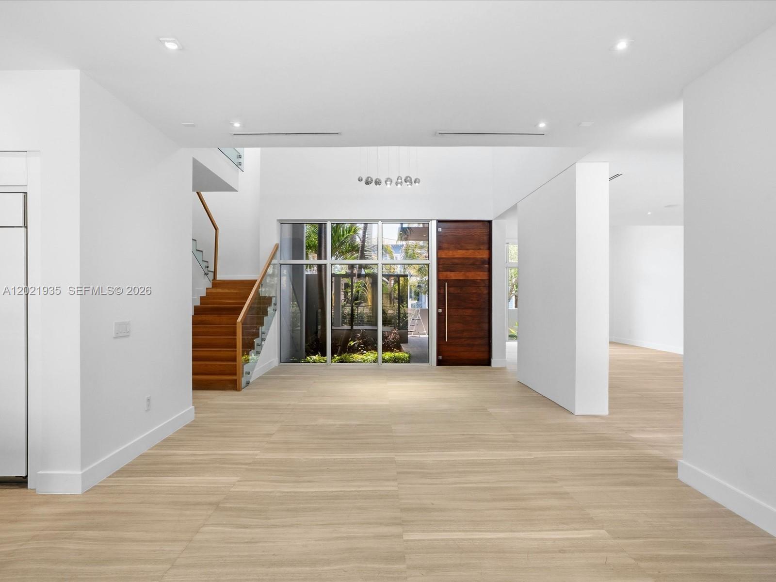 125 Hampton Ln