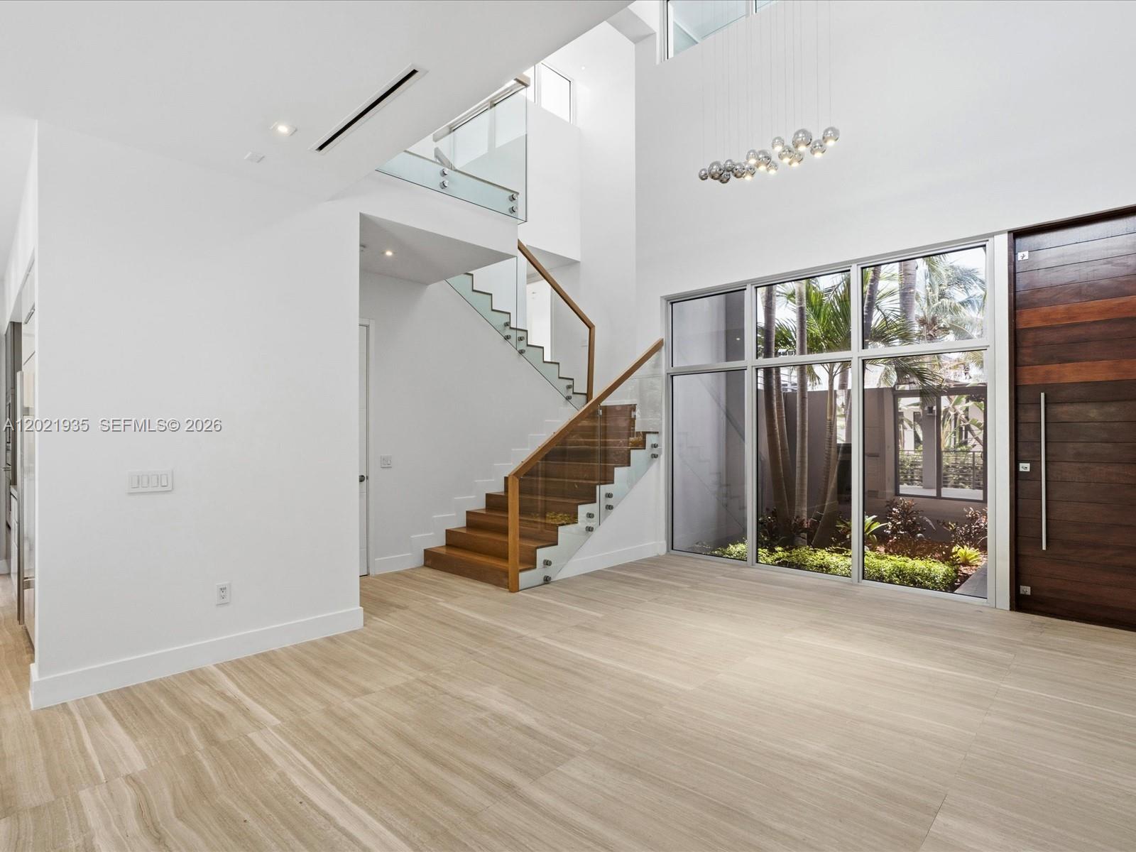 125 Hampton Ln