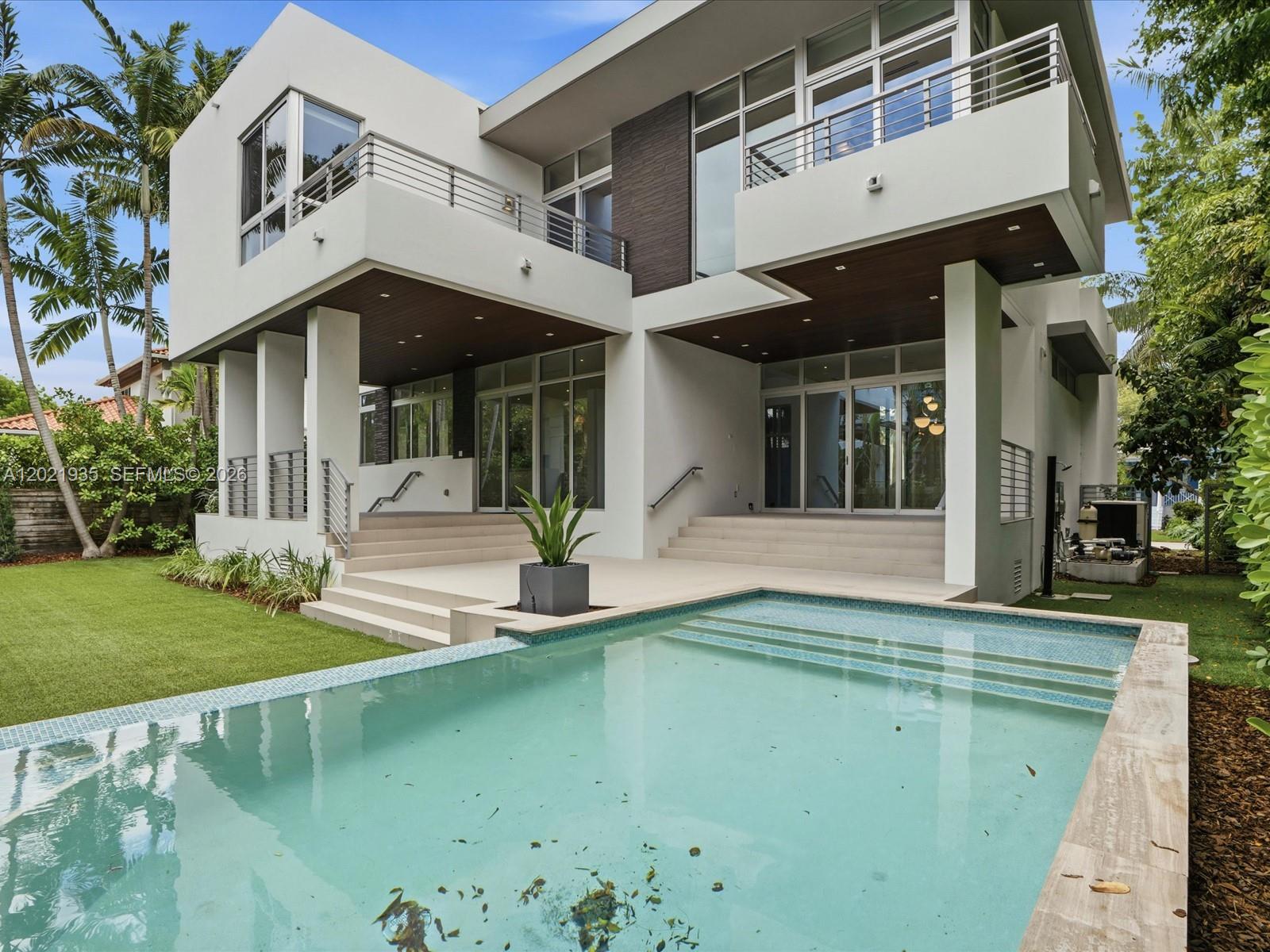 125 Hampton Ln