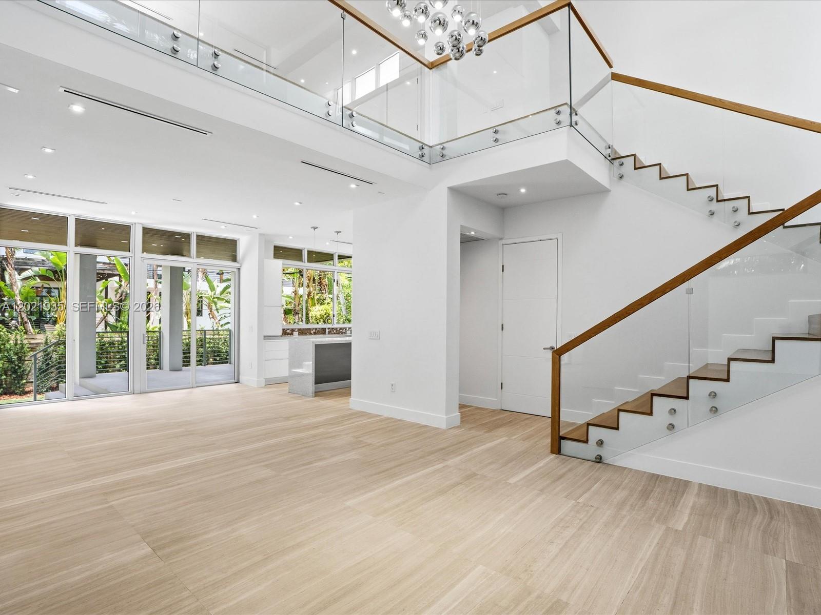 125 Hampton Ln