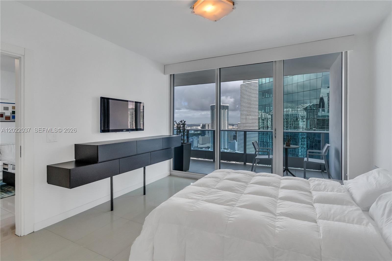 200 Biscayne Boulevard Way # 3911