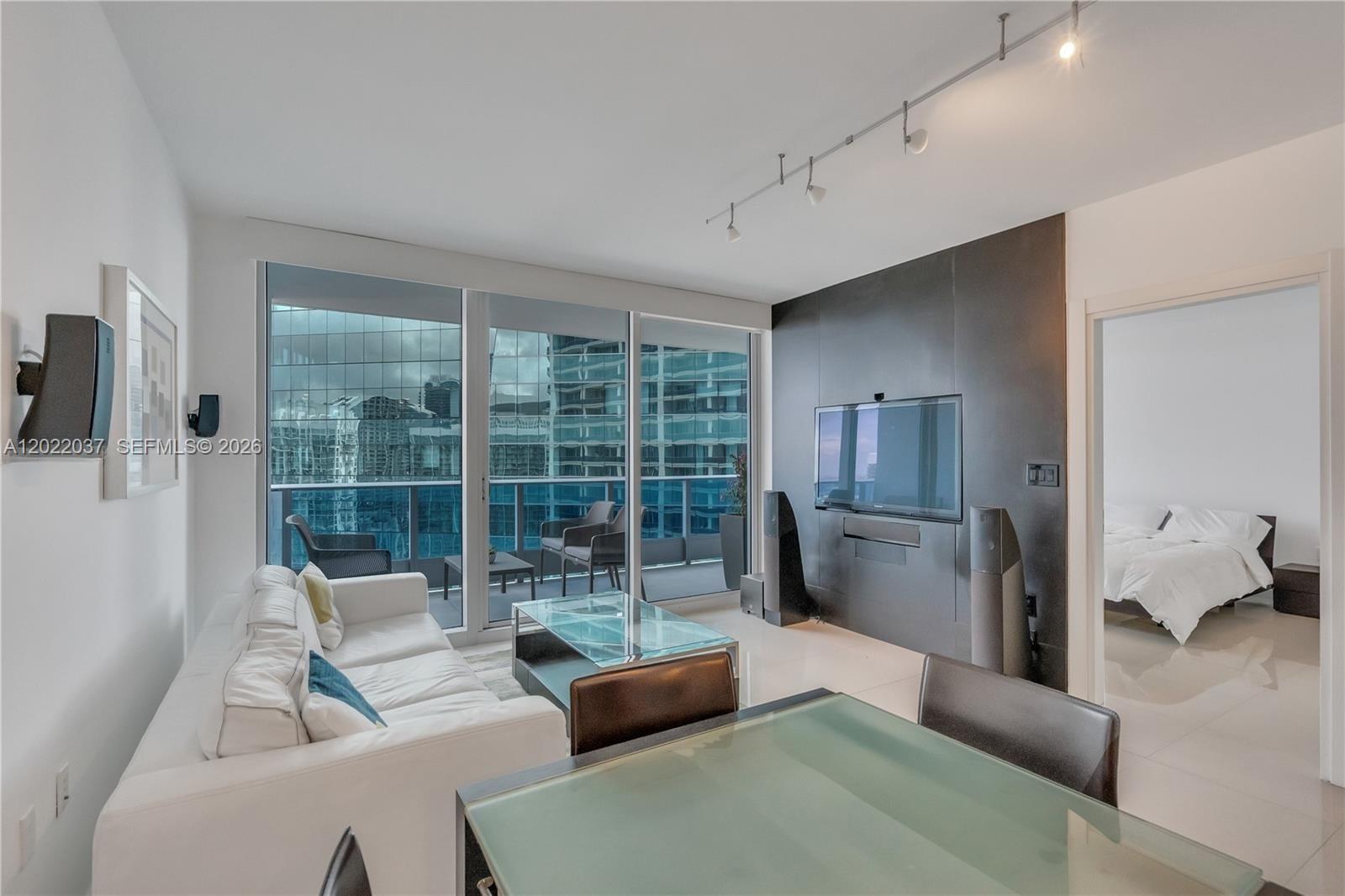 200 Biscayne Boulevard Way # 3911