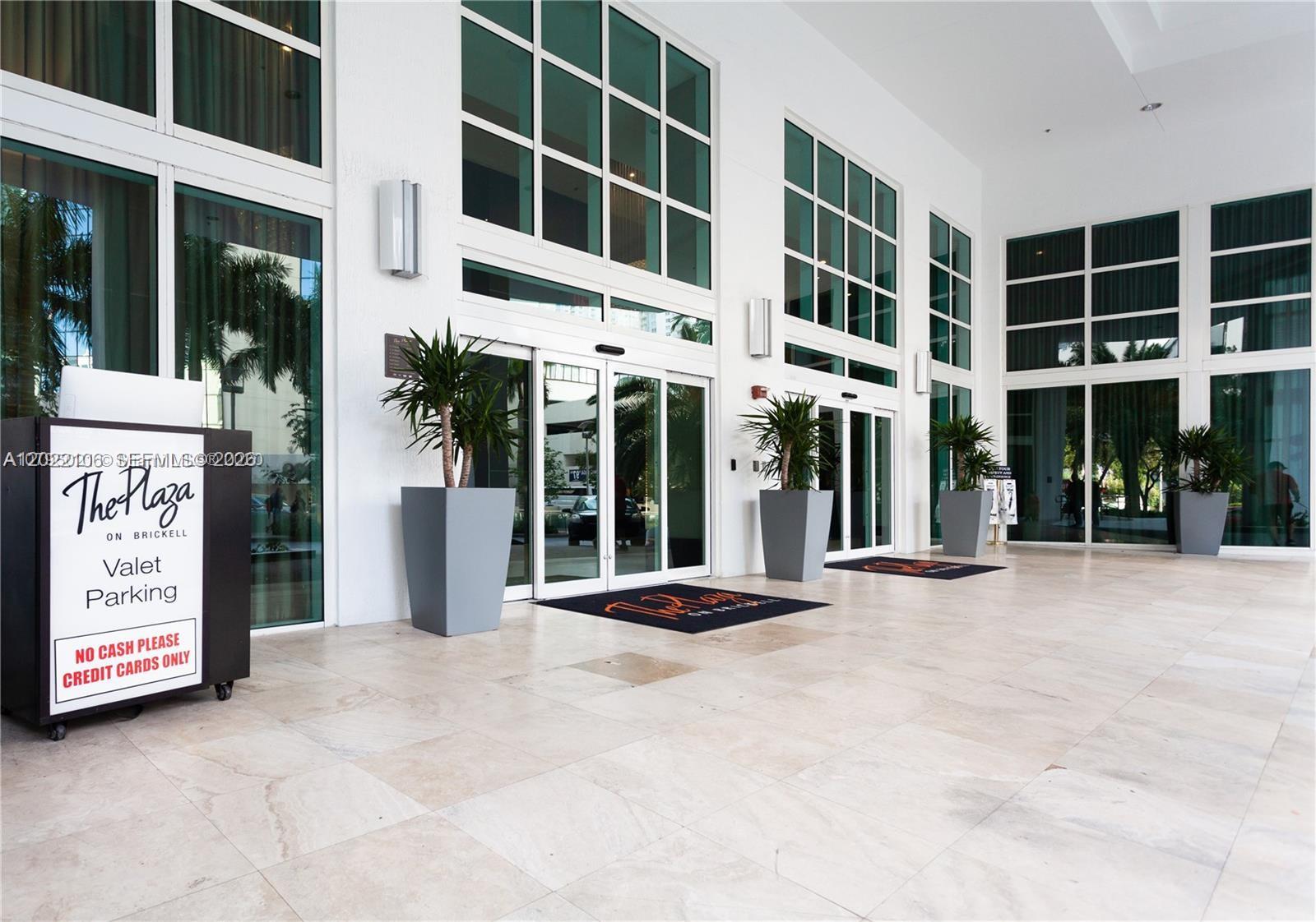 951 Brickell Ave # 4009