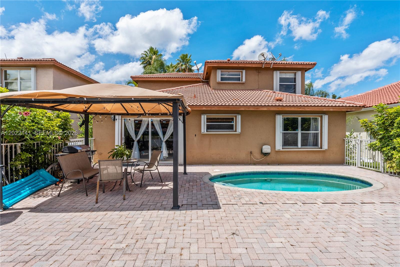 6188 NW 40th St