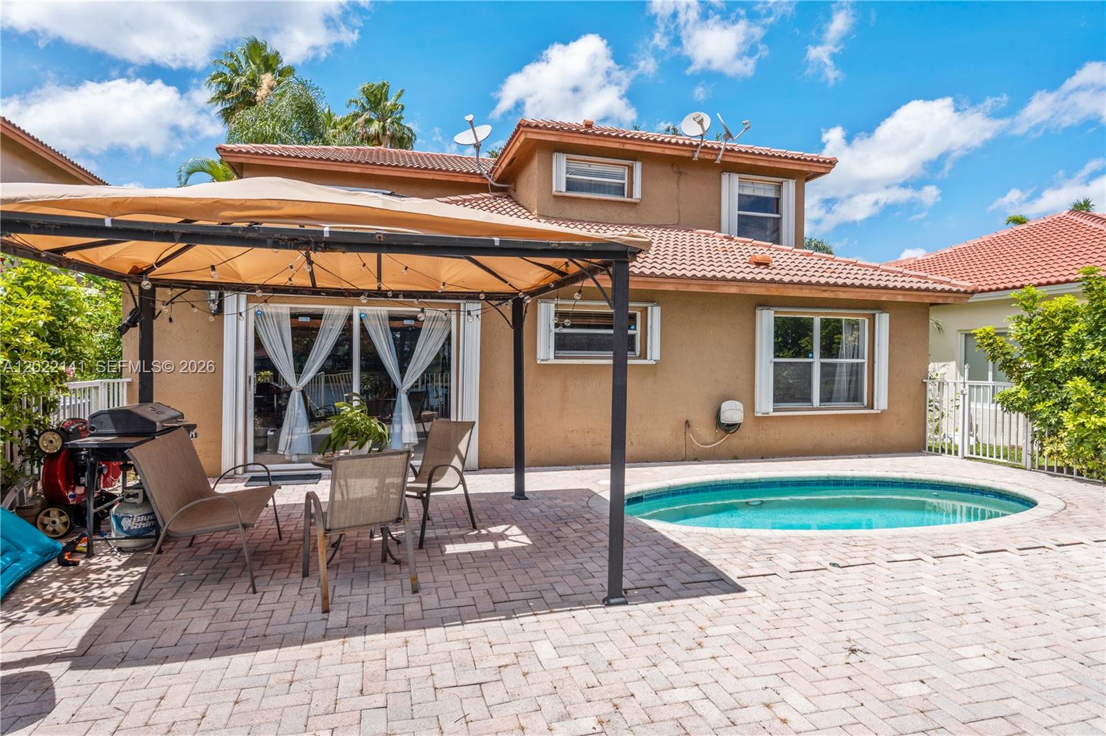 6188 NW 40th St