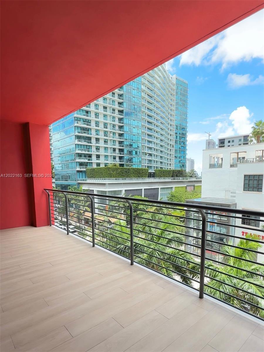90 NE 32nd St # 510