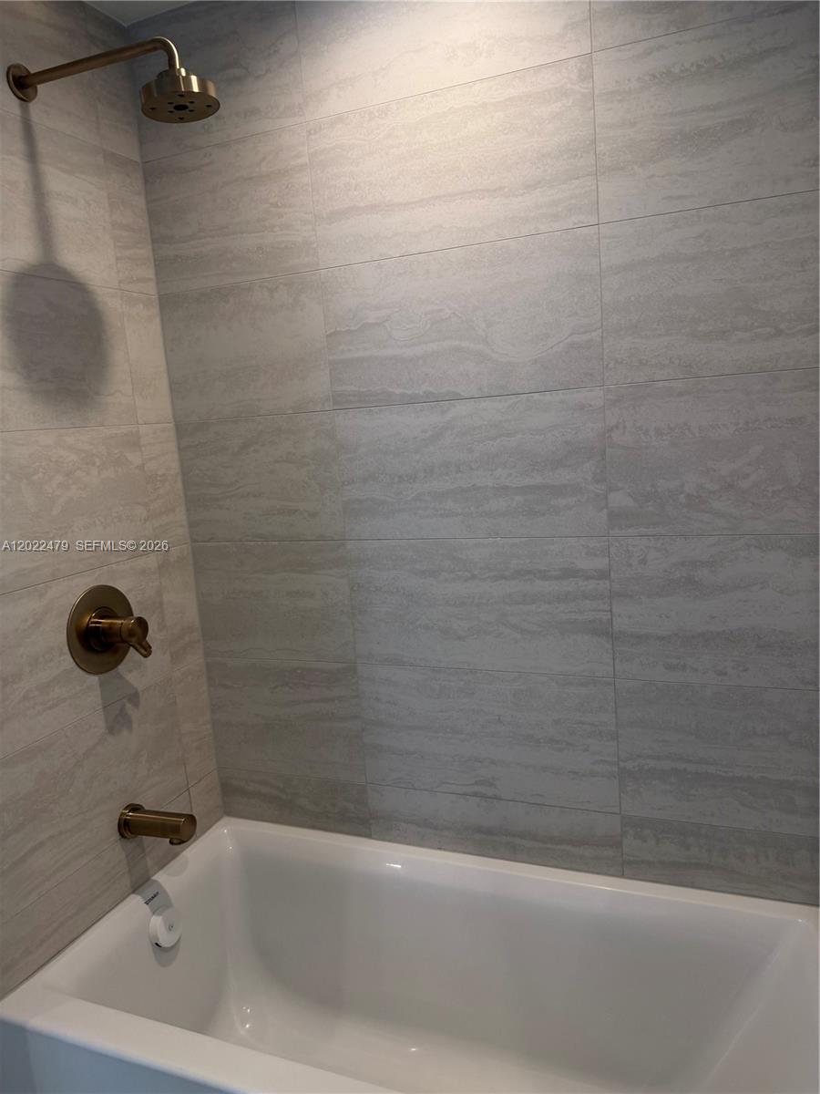 77 SE 5st # 2306