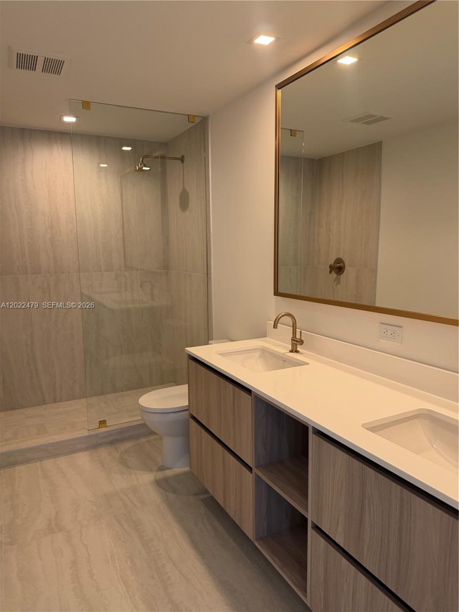 77 SE 5st # 2306