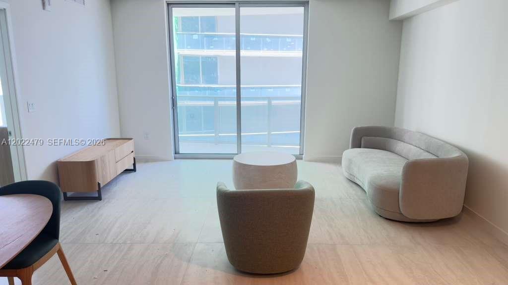 77 SE 5st # 2306
