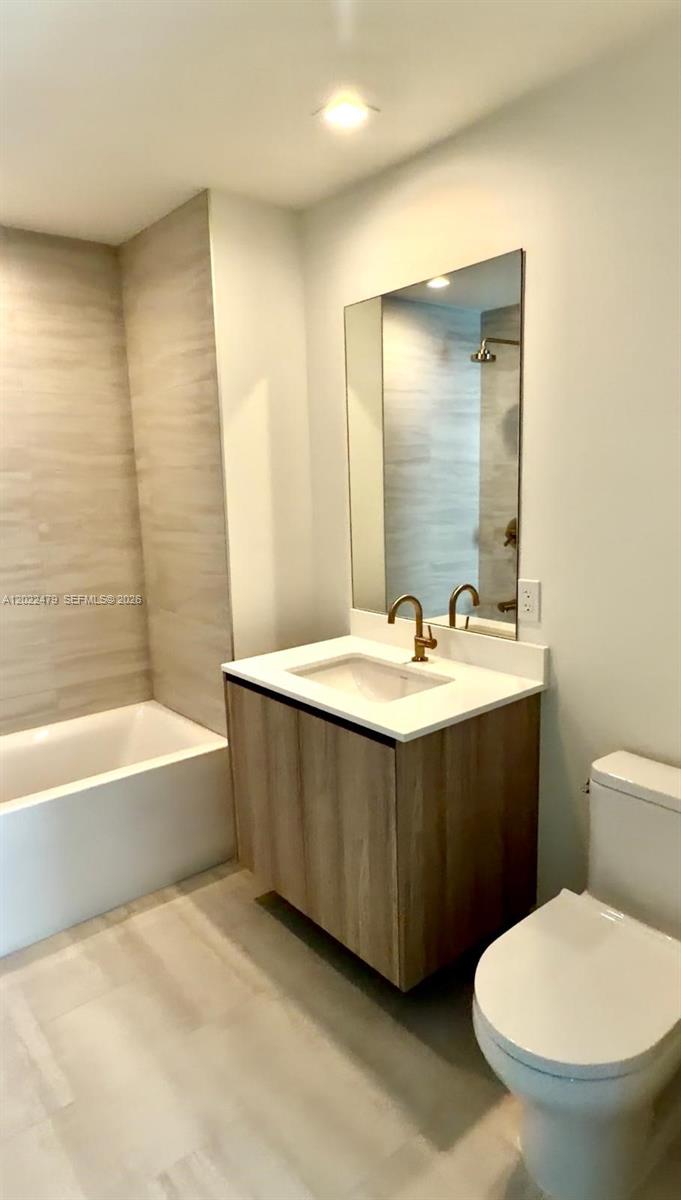 77 SE 5st # 2306