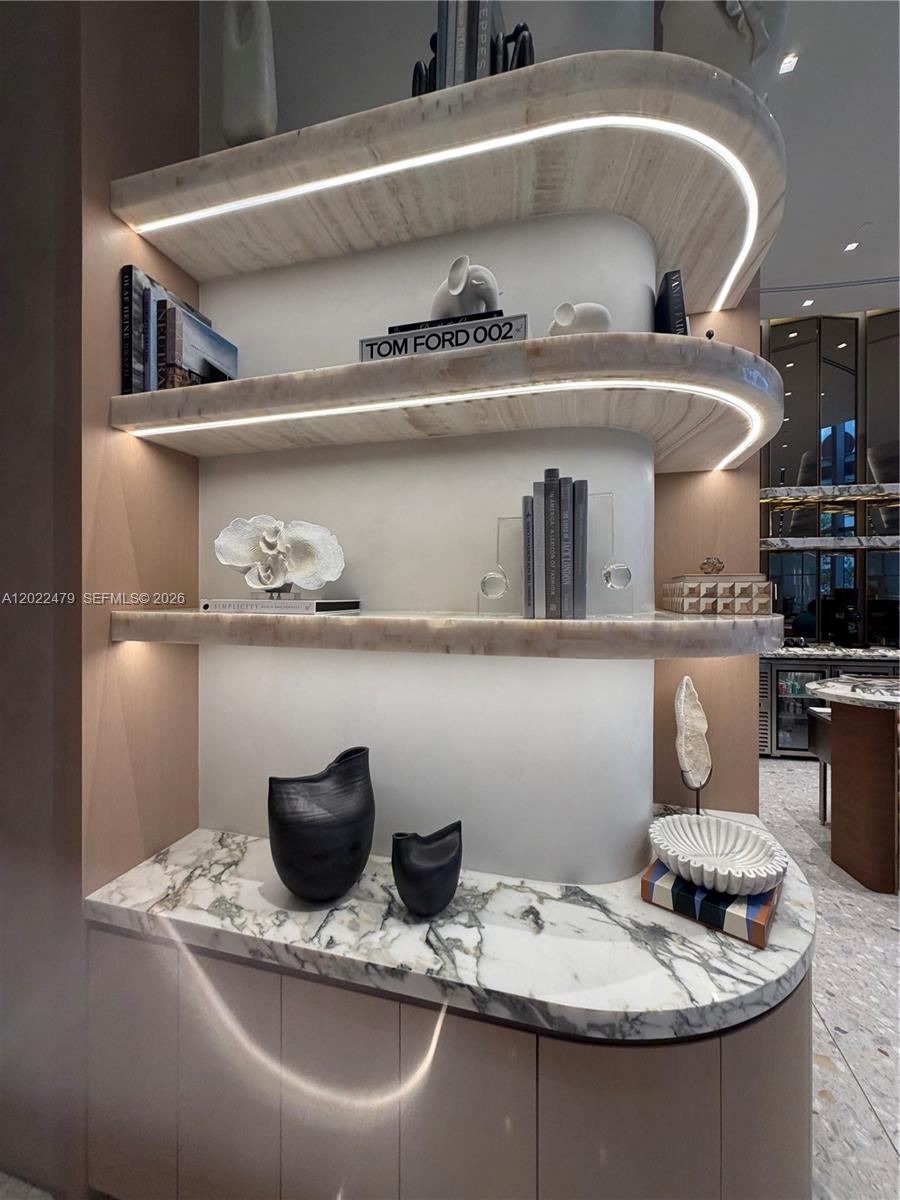 77 SE 5st # 2306