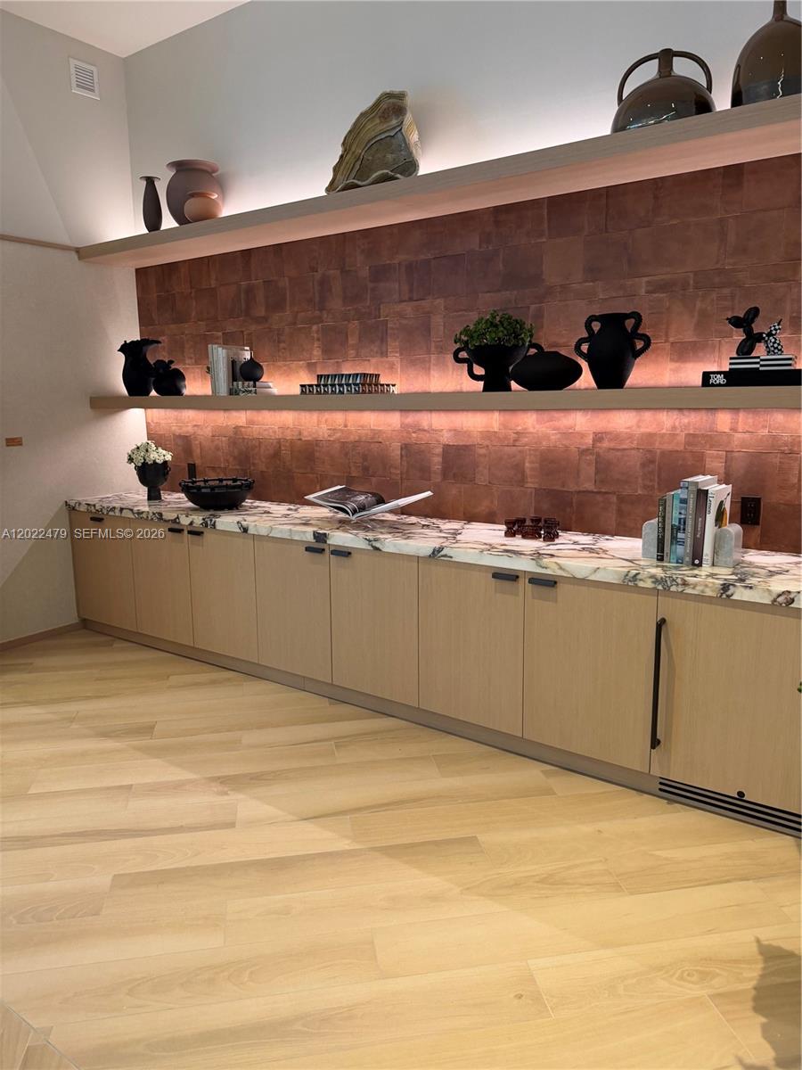 77 SE 5st # 2306