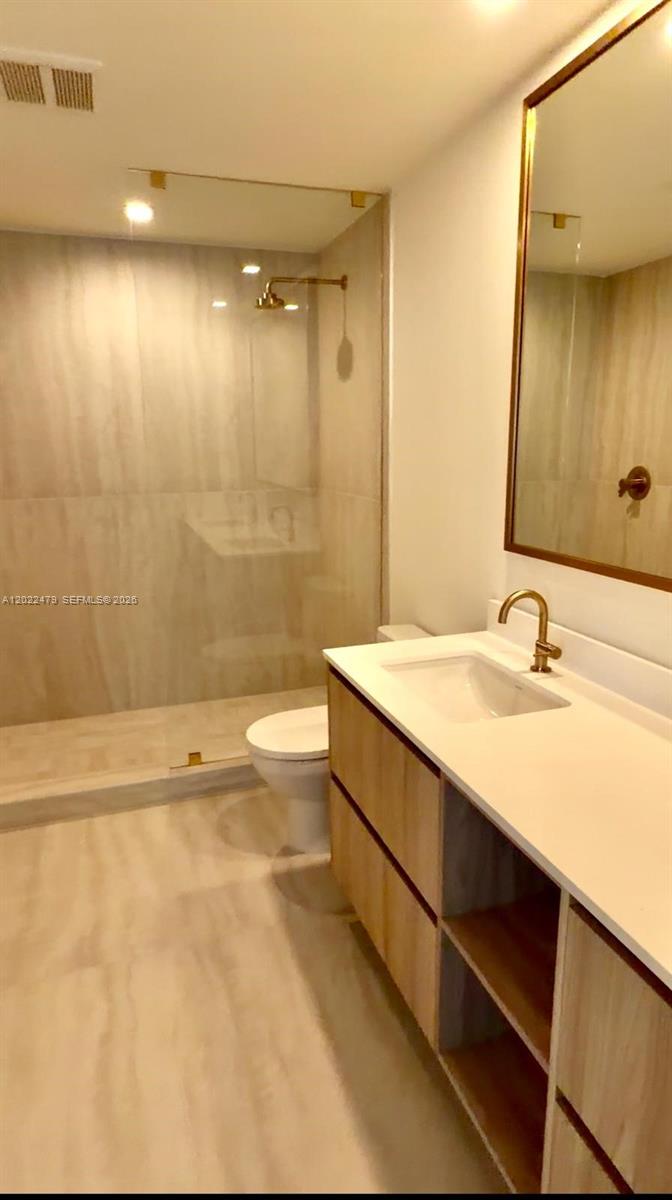 77 SE 5st # 2306