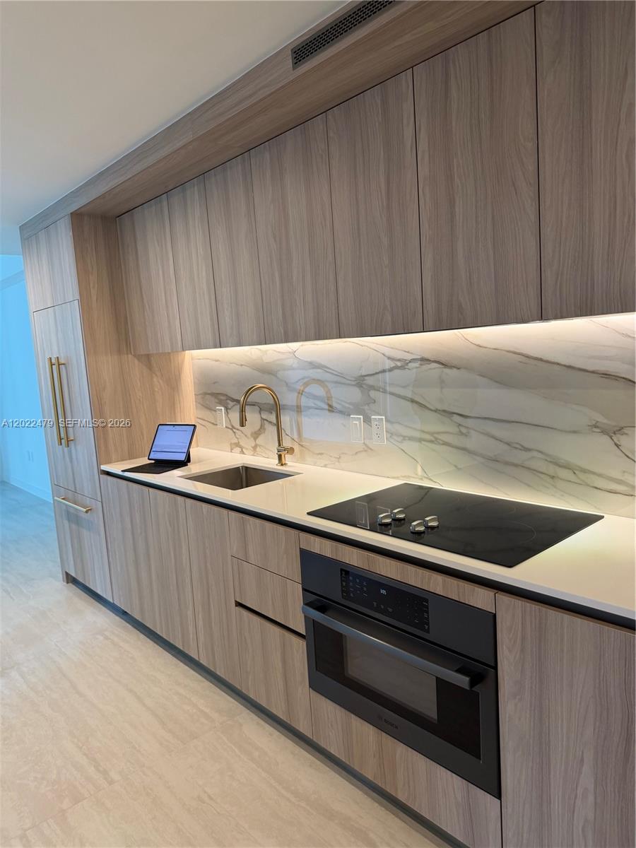 77 SE 5st # 2306