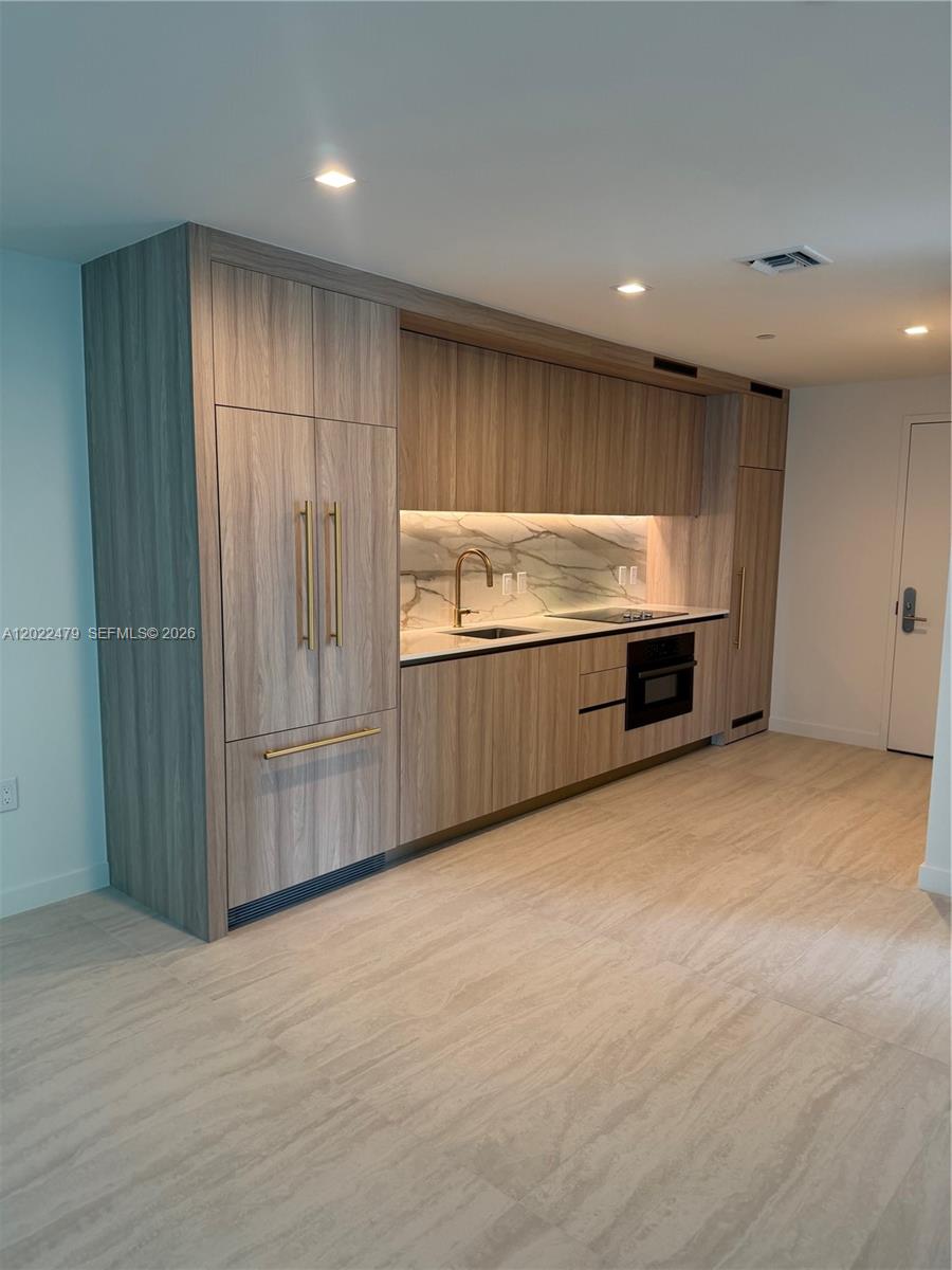 77 SE 5st # 2306
