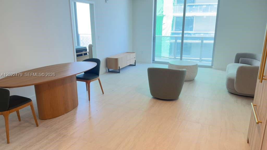 77 SE 5st # 2306