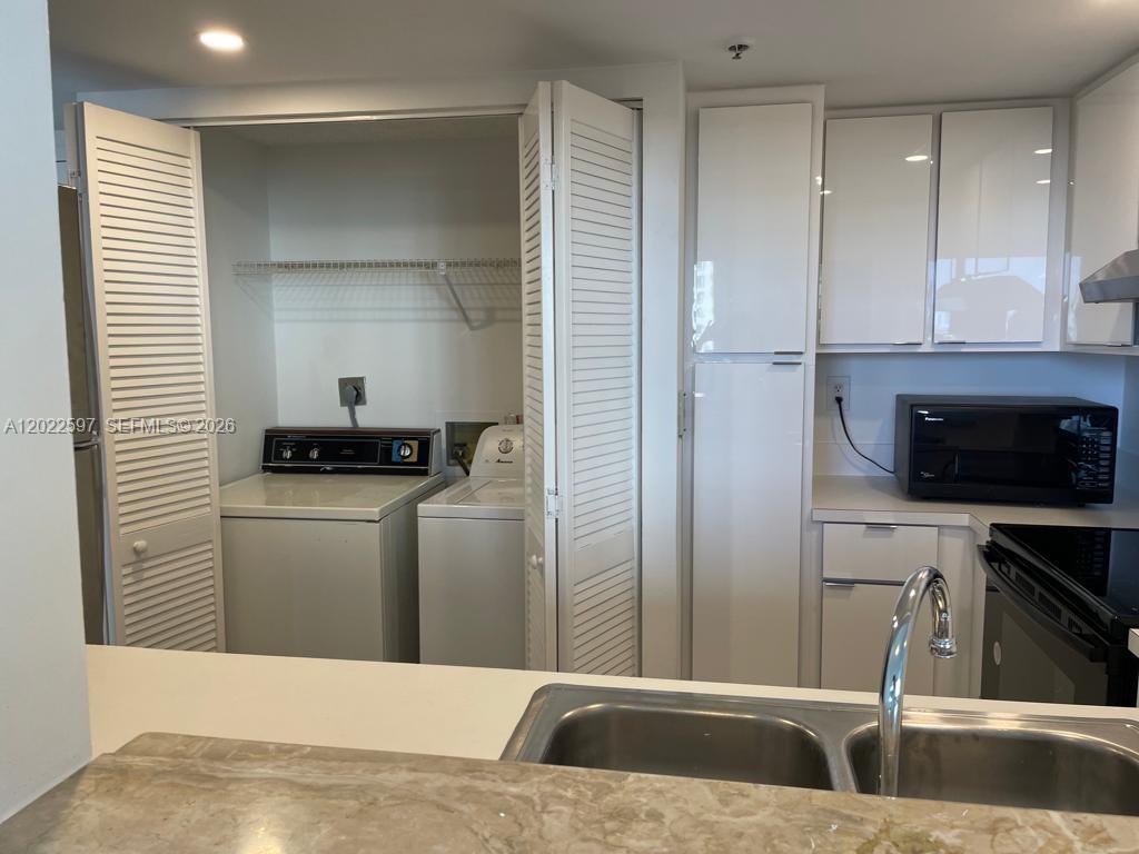 540 Brickell Key Dr # 1600
