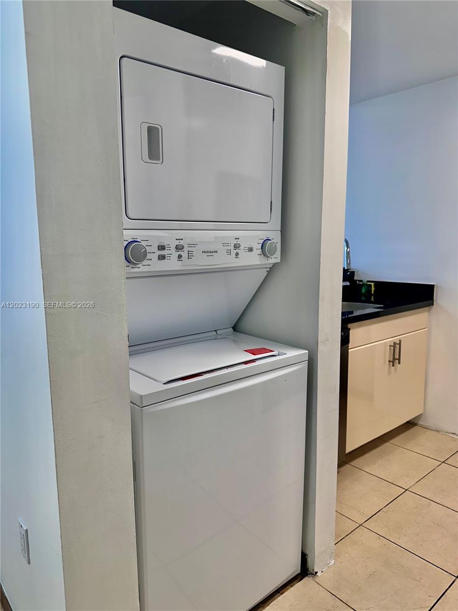 185 SE 14th Ter # 2809