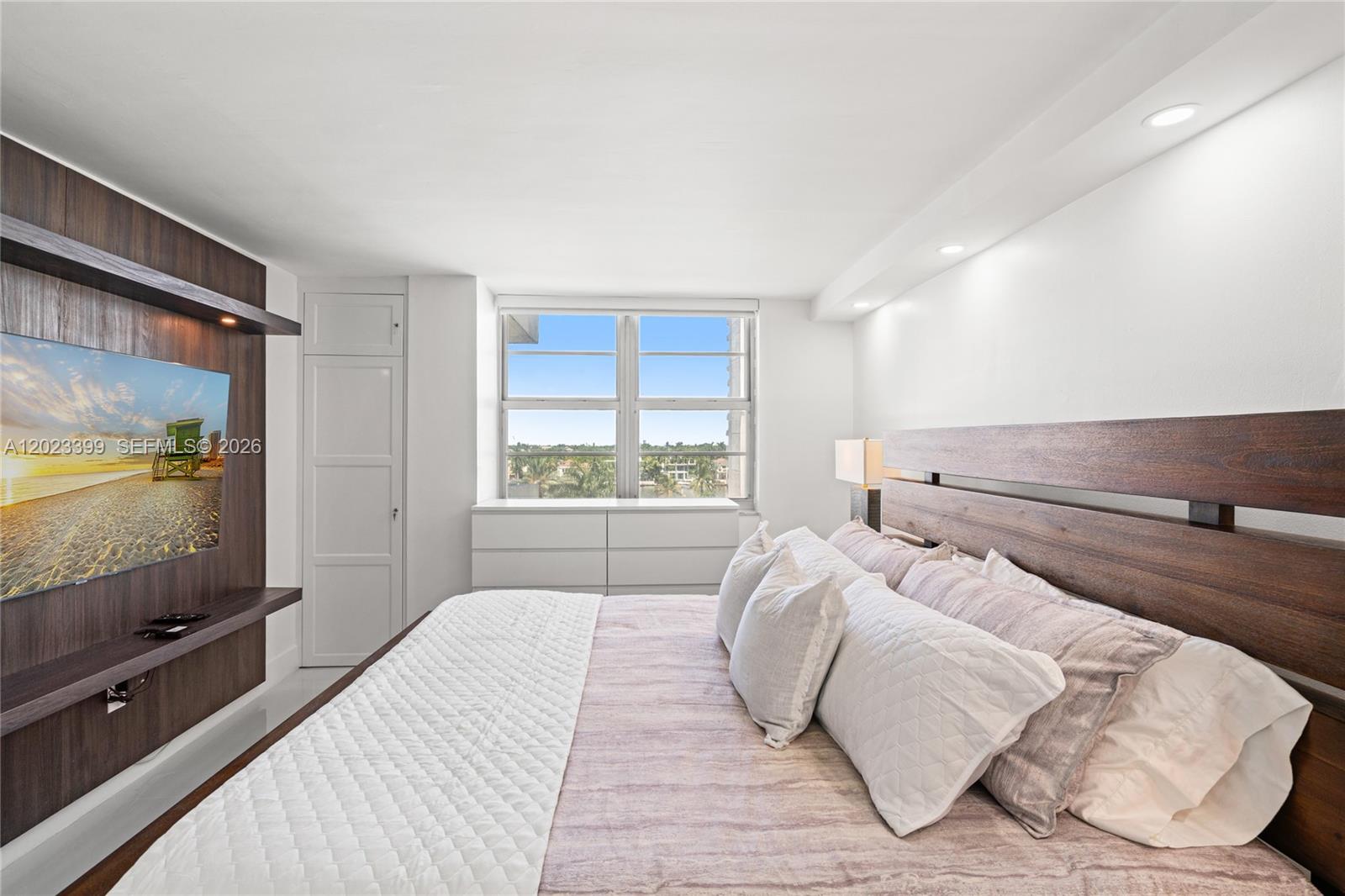 5701 Collins Ave # 503