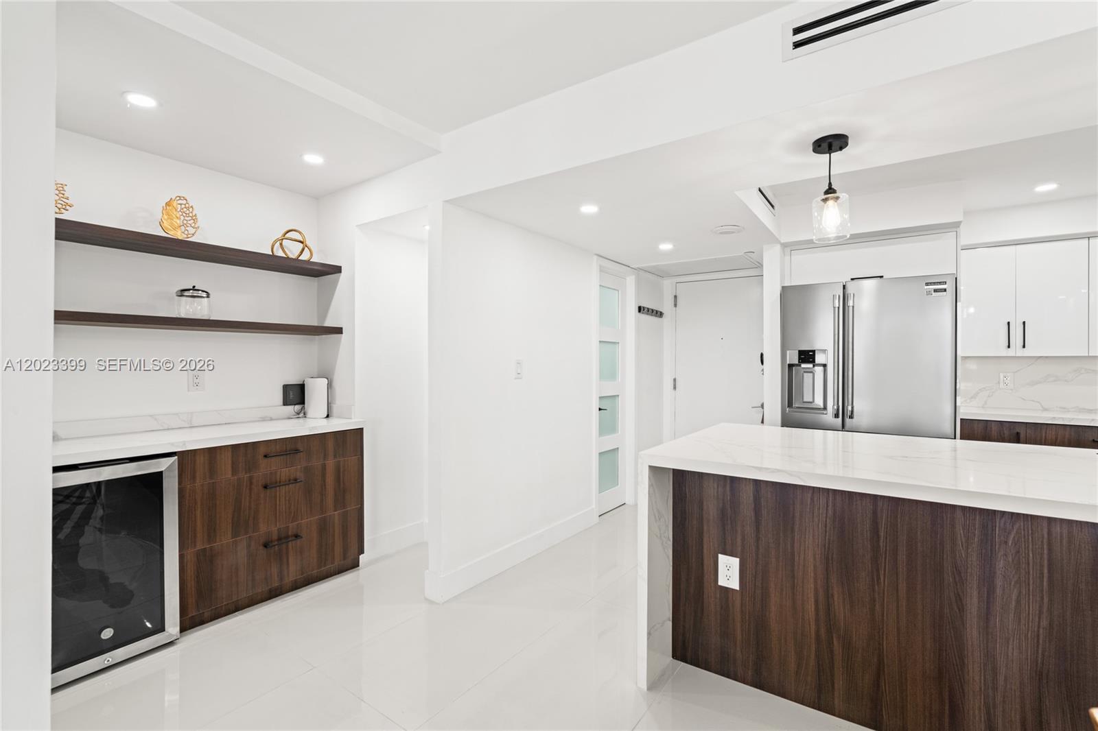5701 Collins Ave # 503