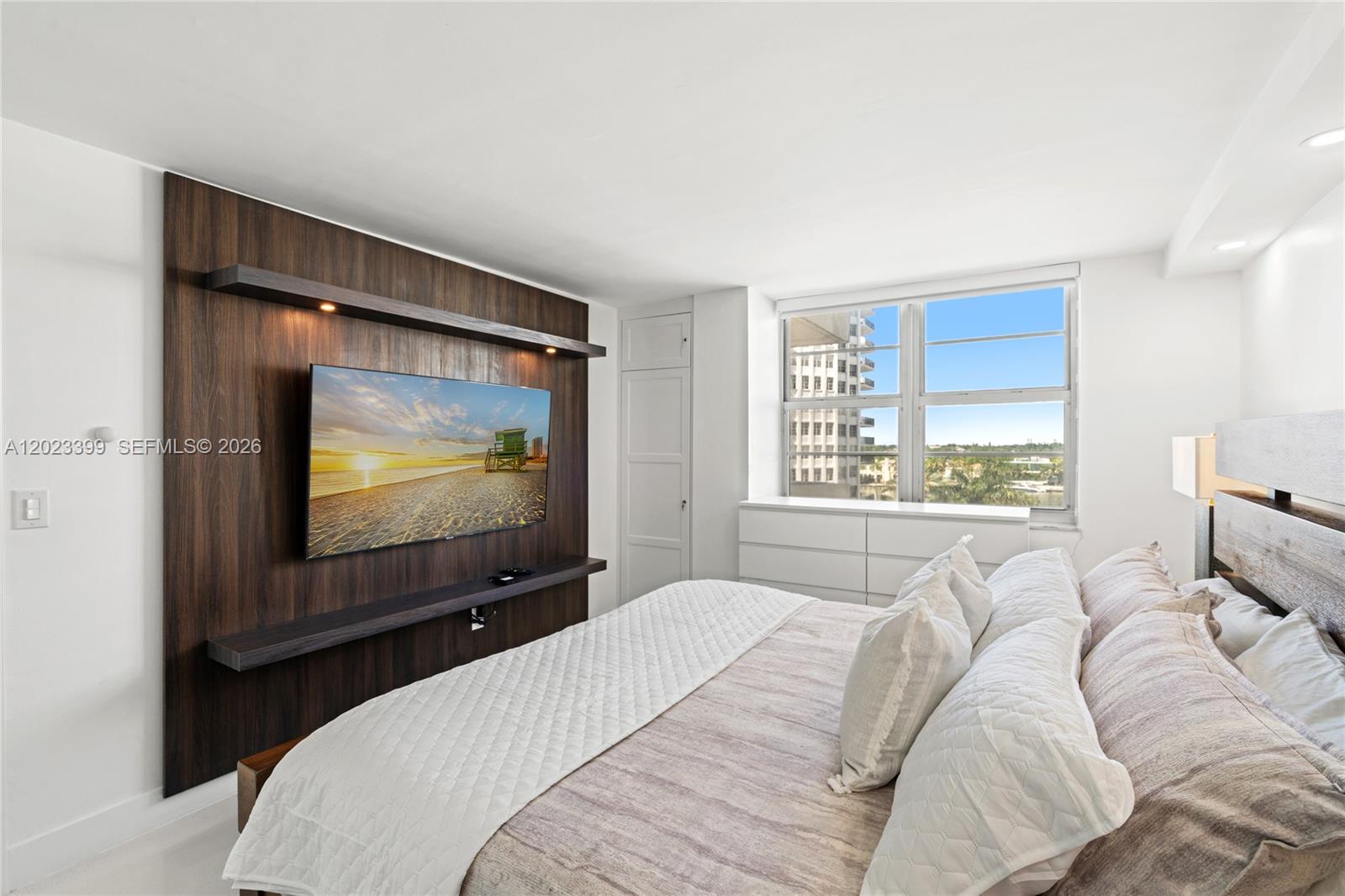 5701 Collins Ave # 503