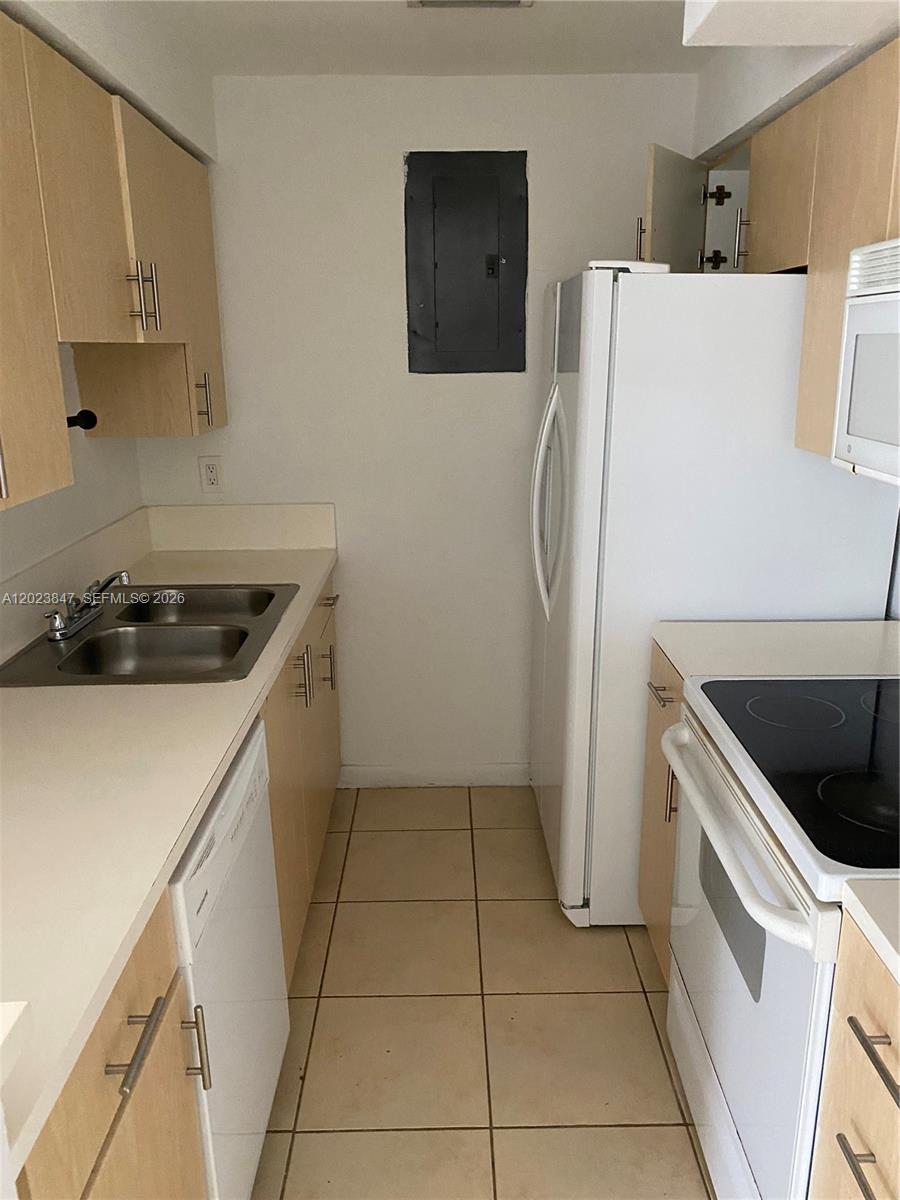 1185 Marseille Dr # 103