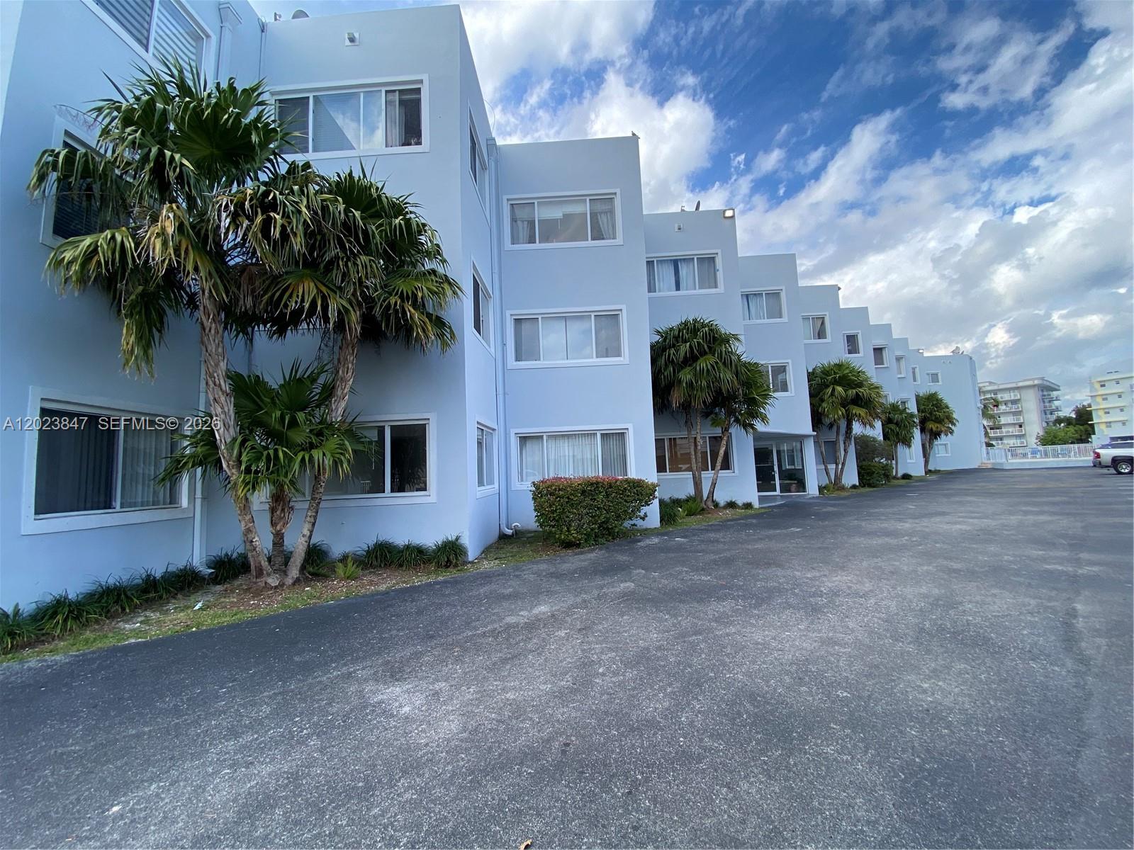 1185 Marseille Dr # 103