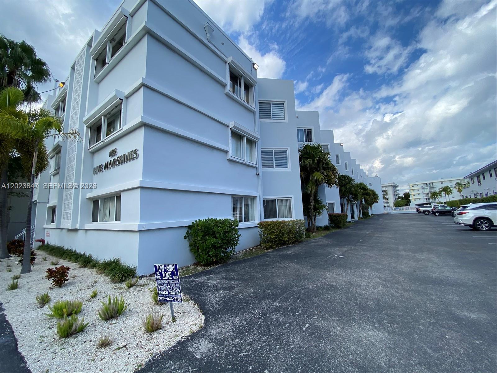 1185 Marseille Dr # 103