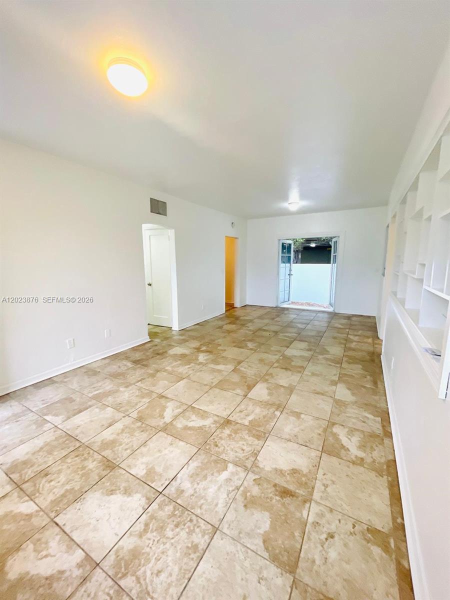 1020 SW 36th Ct