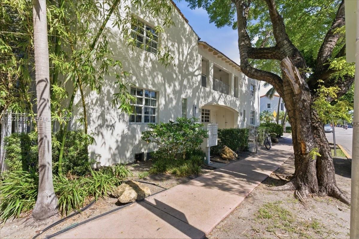 1438 Meridian Ave