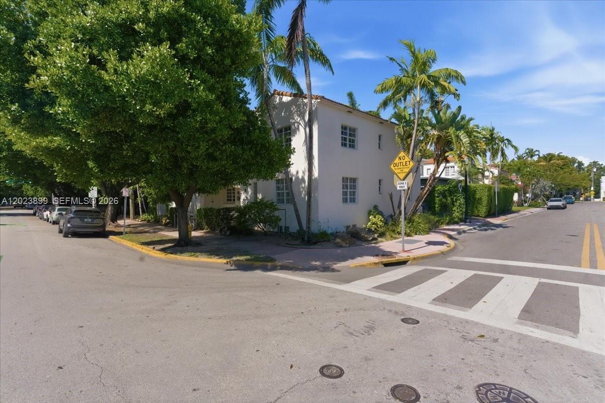 1438 Meridian Ave