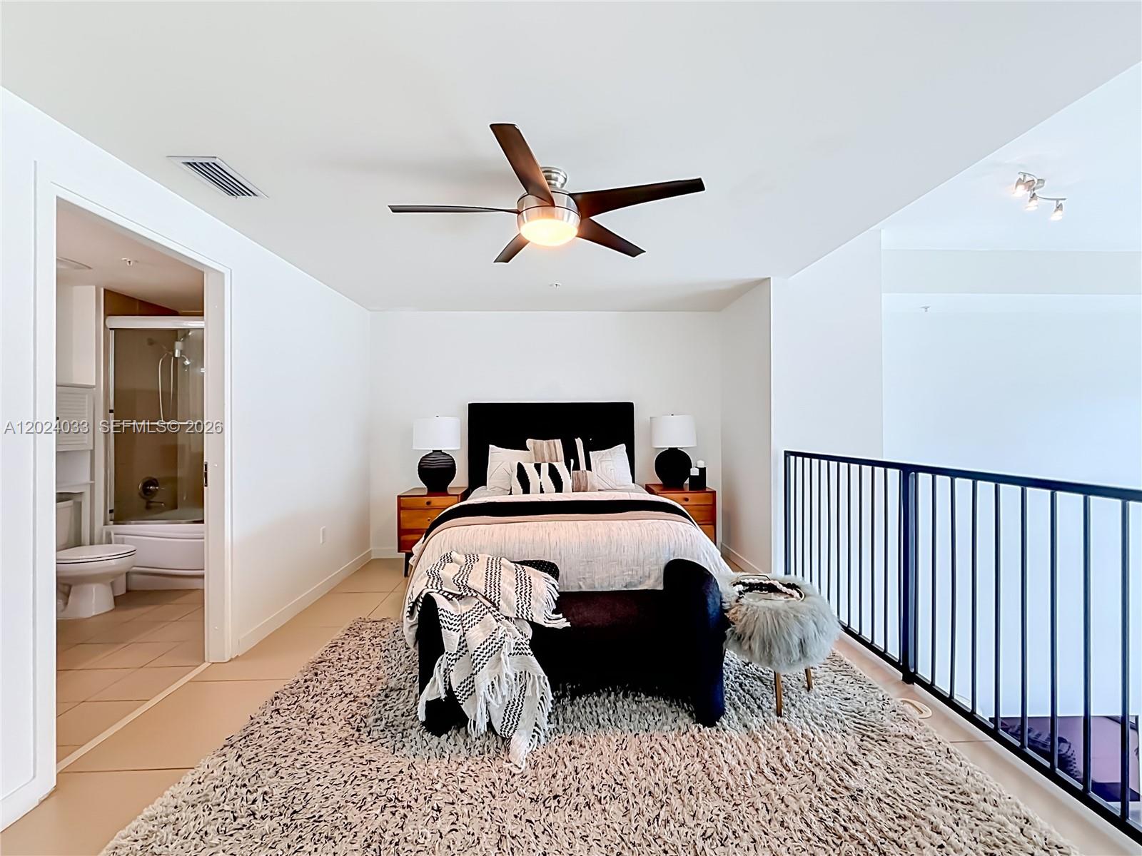 300 S Biscayne Blvd # 1016 Unit: L-1016