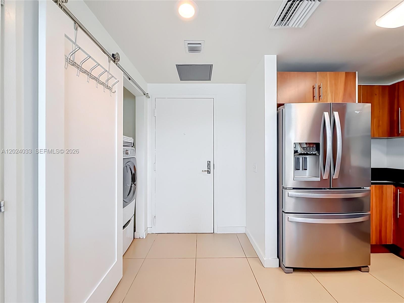 300 S Biscayne Blvd # 1016 Unit: L-1016