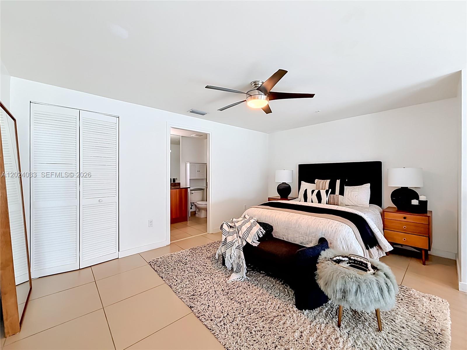 300 S Biscayne Blvd # 1016 Unit: L-1016