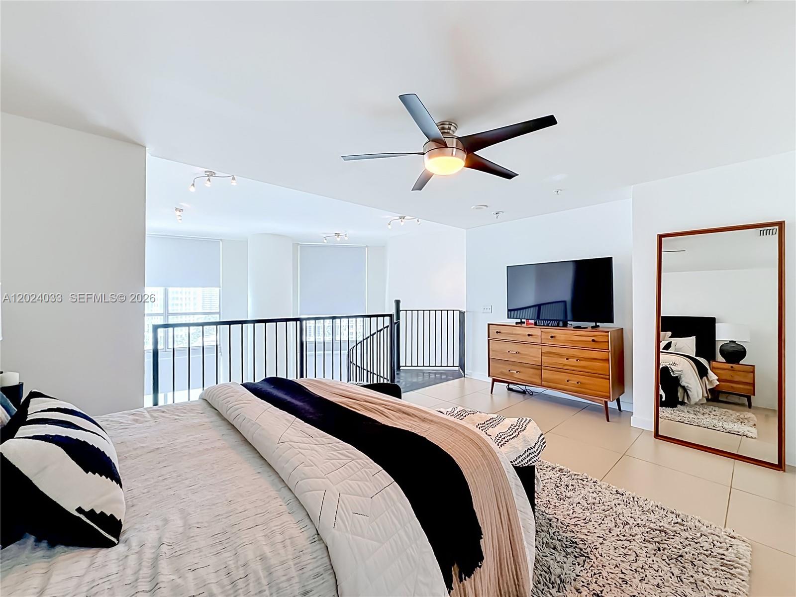 300 S Biscayne Blvd # 1016 Unit: L-1016