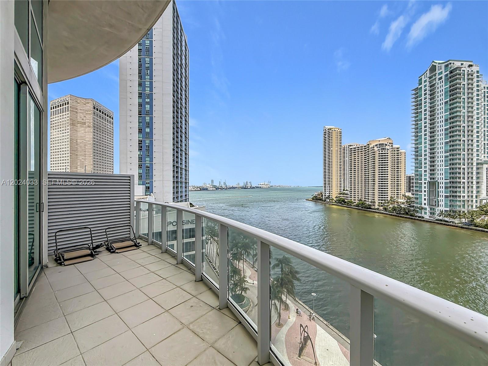 300 S Biscayne Blvd # 1016 Unit: L-1016