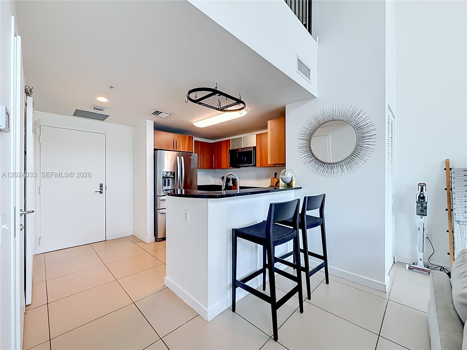 300 S Biscayne Blvd # 1016 Unit: L-1016