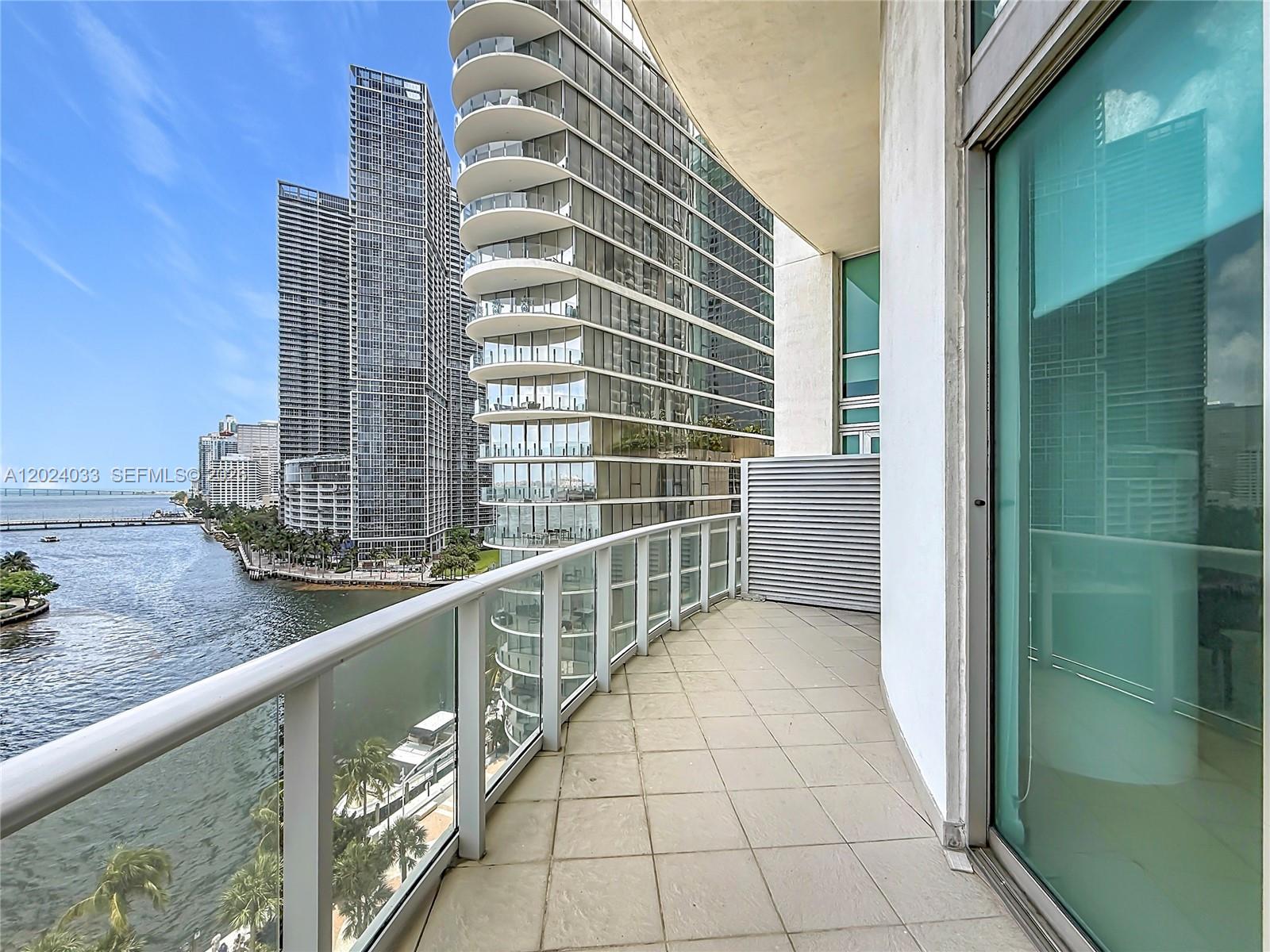 300 S Biscayne Blvd # 1016 Unit: L-1016