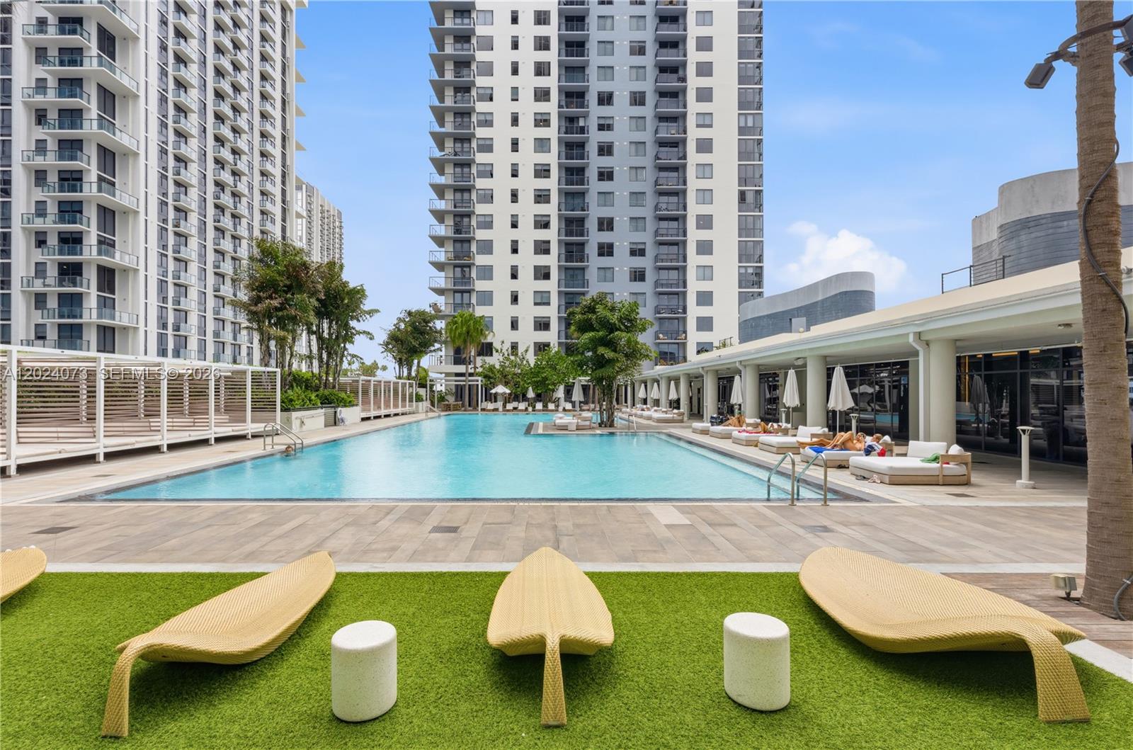 697 N Miami Ave Unit: 1810