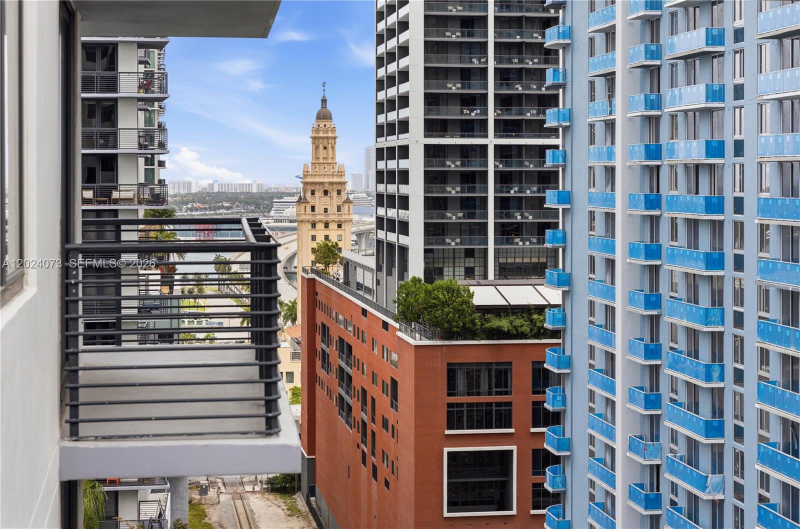 697 N Miami Ave Unit: 1810