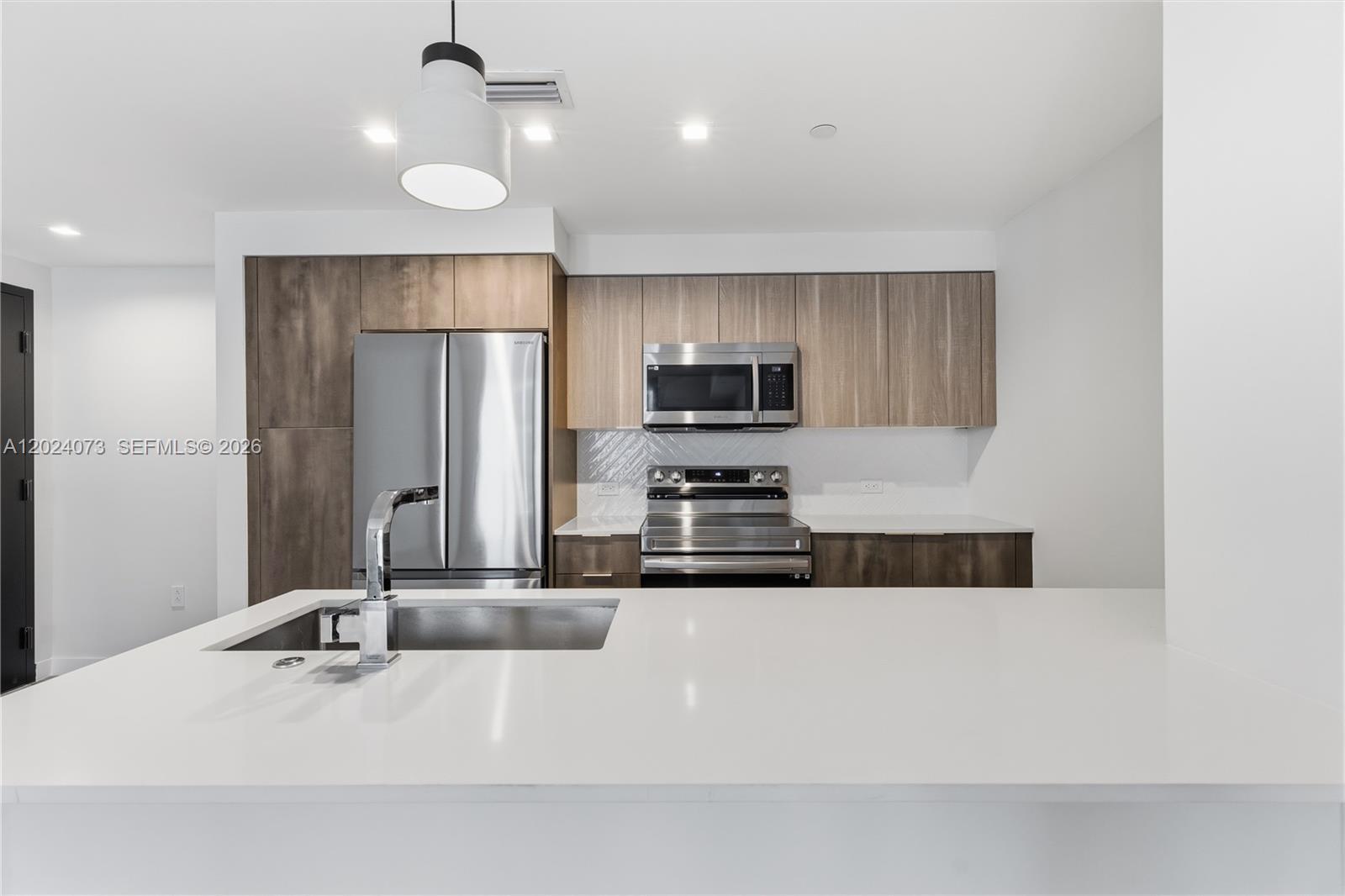 697 N Miami Ave Unit: 1810