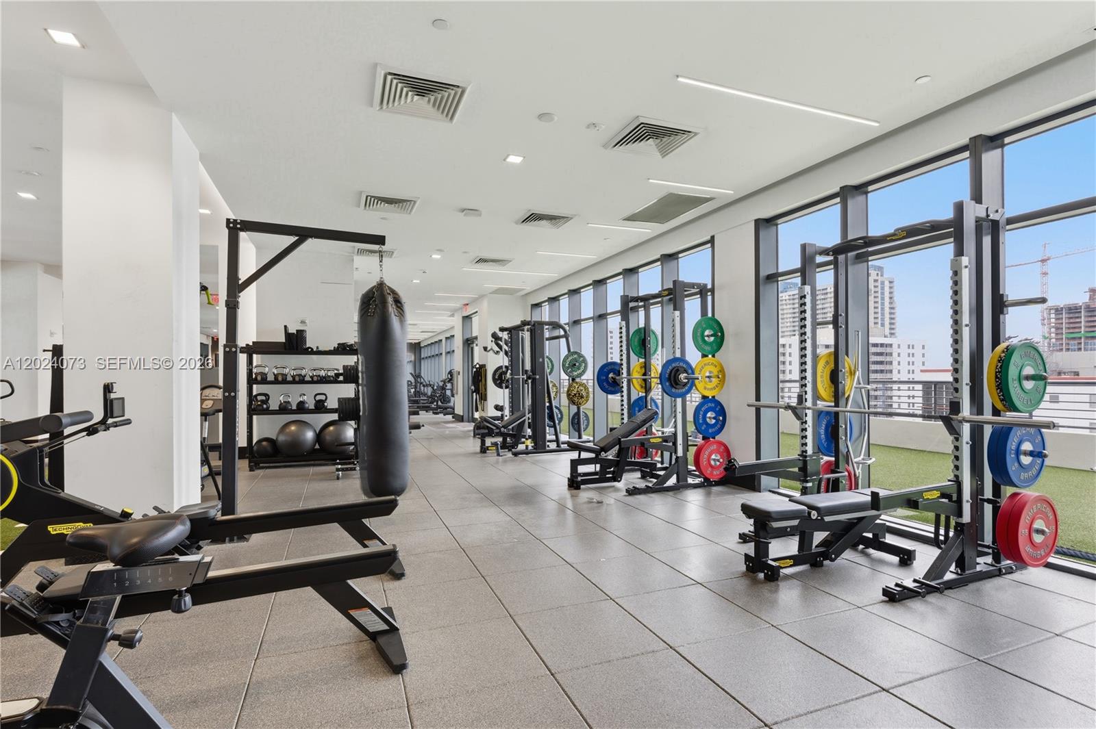 697 N Miami Ave Unit: 1810