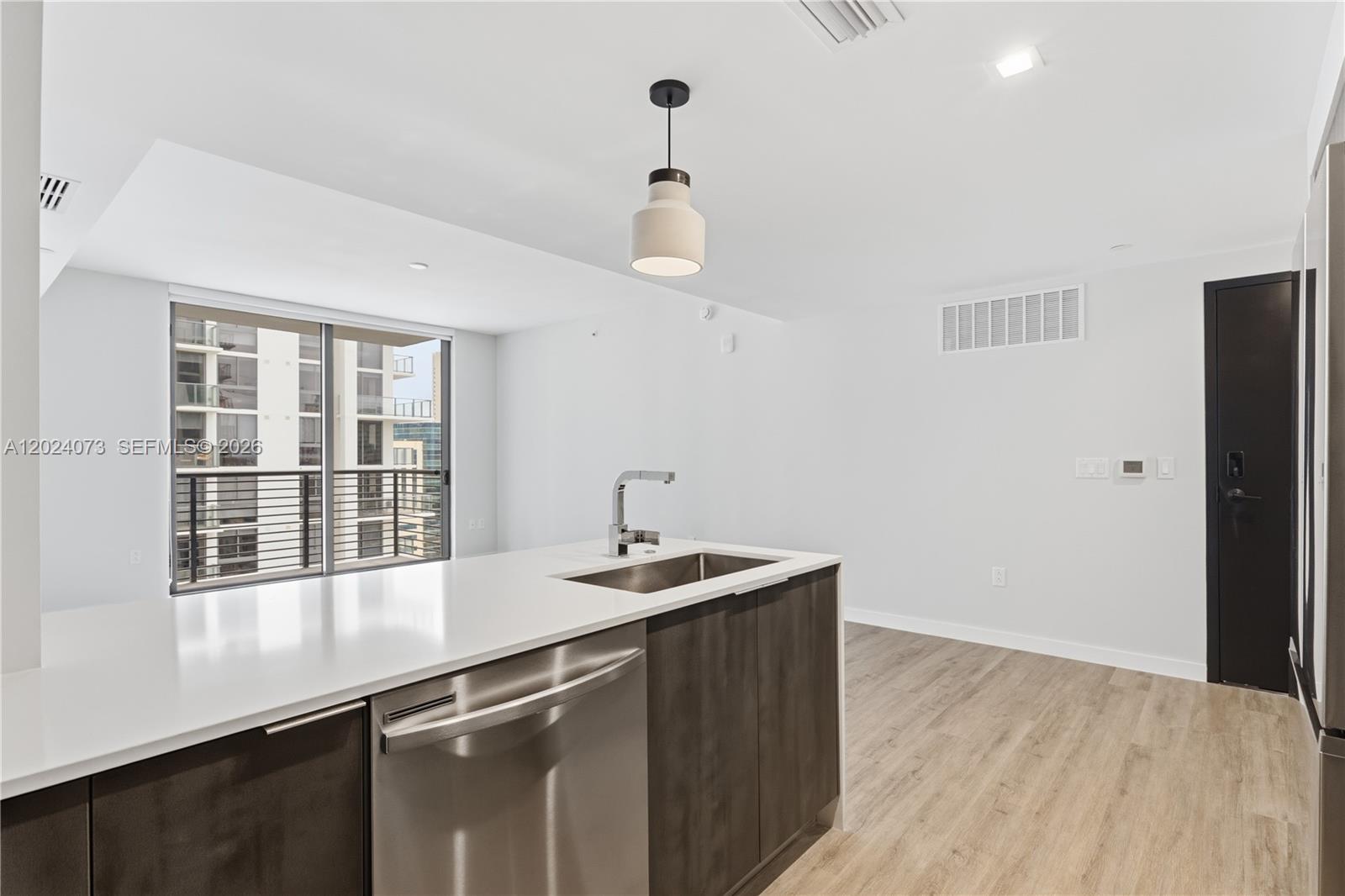 697 N Miami Ave Unit: 1810