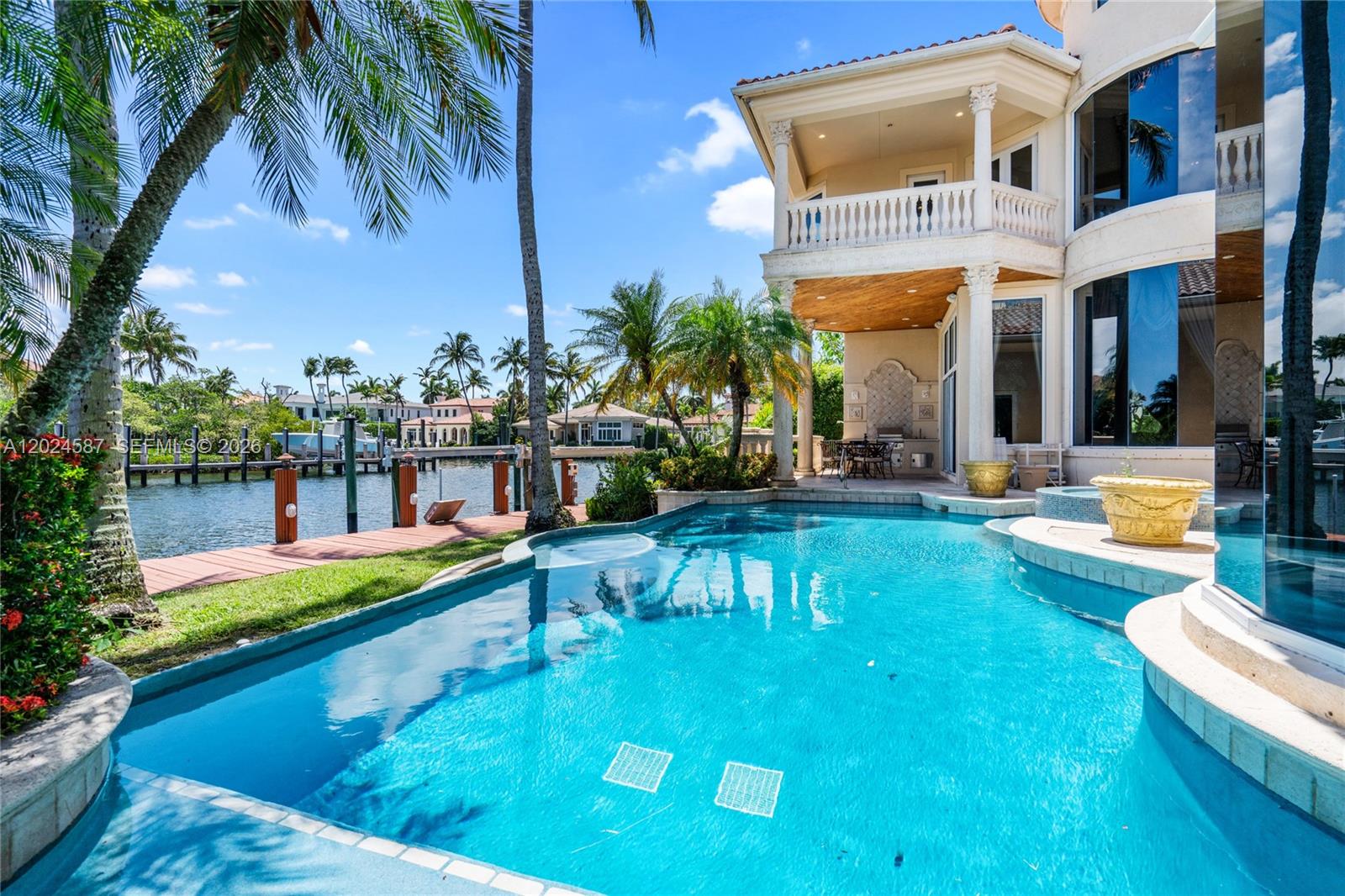 832 Harbour Isle Place