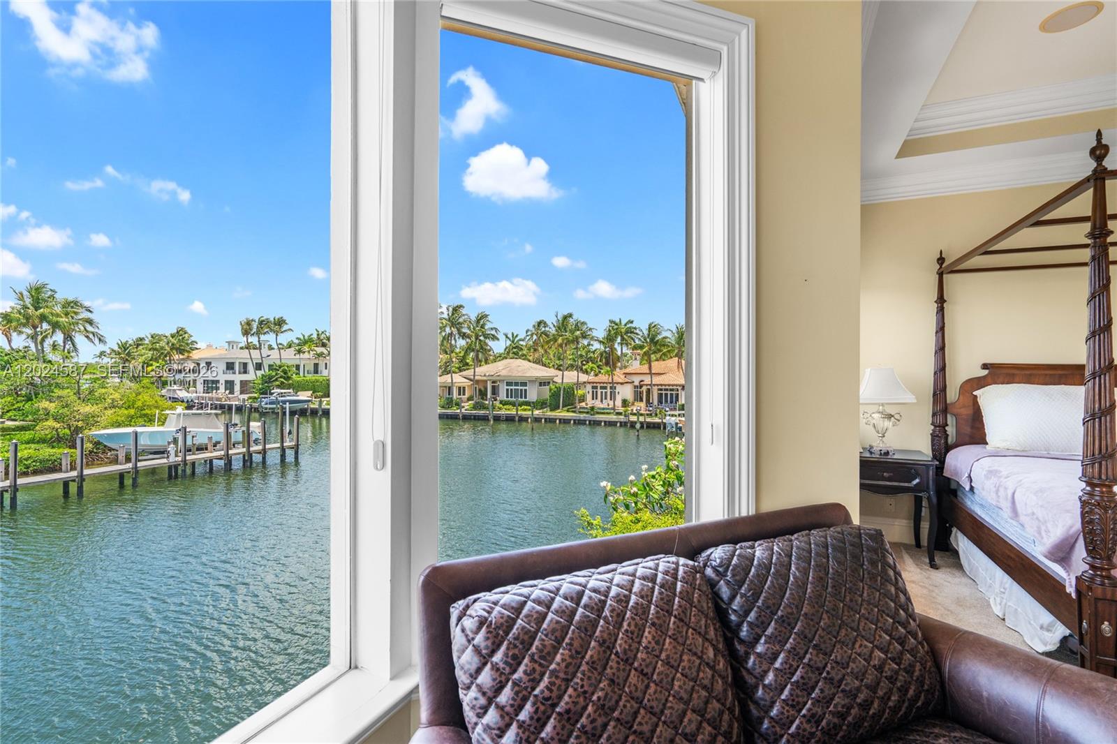 832 Harbour Isle Place