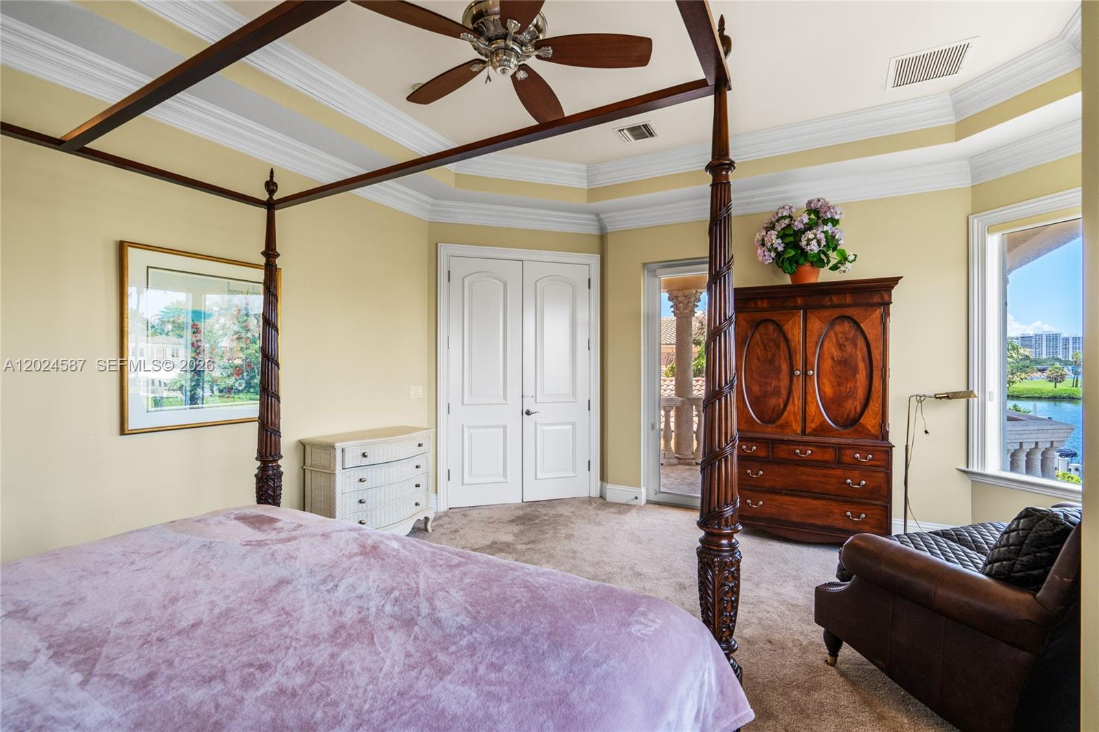 832 Harbour Isle Place